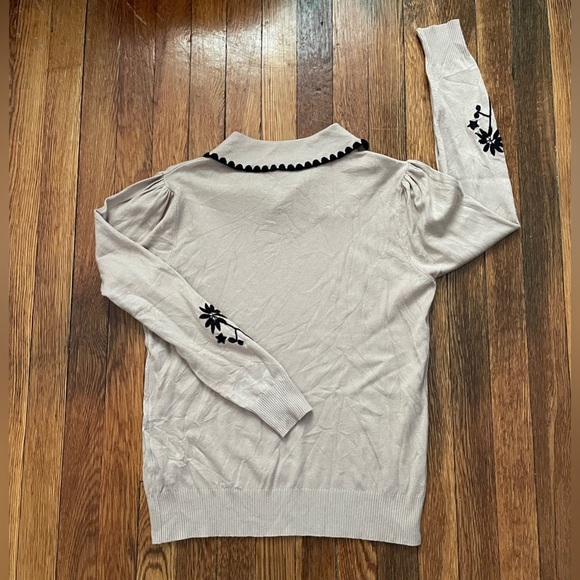 NWOT Aaeda Floral Embroidered Collar Sweater - Picture 2 of 4